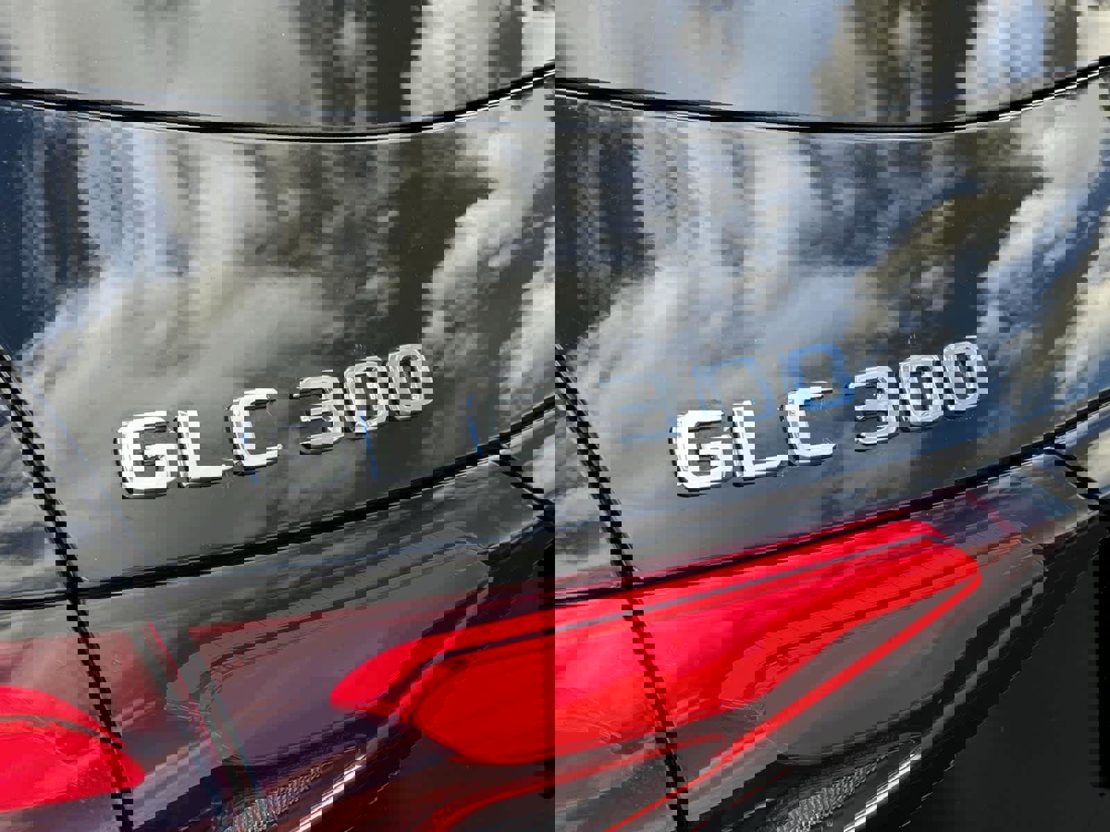 Used 2024 Mercedes-Benz GLC 300 image 7