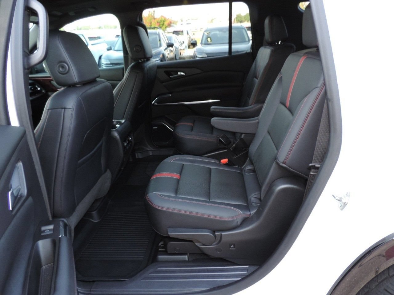 Used 2024 Chevrolet Traverse RS w/ LPO, Floor Liner Package FWD image 22