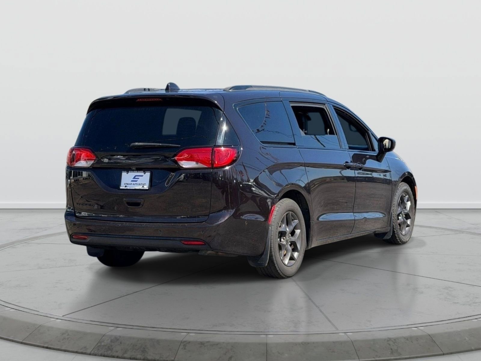 Used 2019 Chrysler Pacifica Touring-L Plus w/ Advanced Safetytec Group image 6