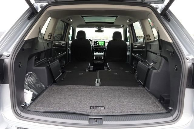 New 2026 Volkswagen Atlas SEL Premium R-Line image 9