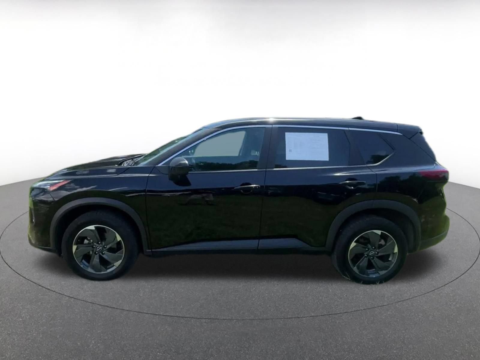 Used 2025 Nissan Rogue SV FWD image 8