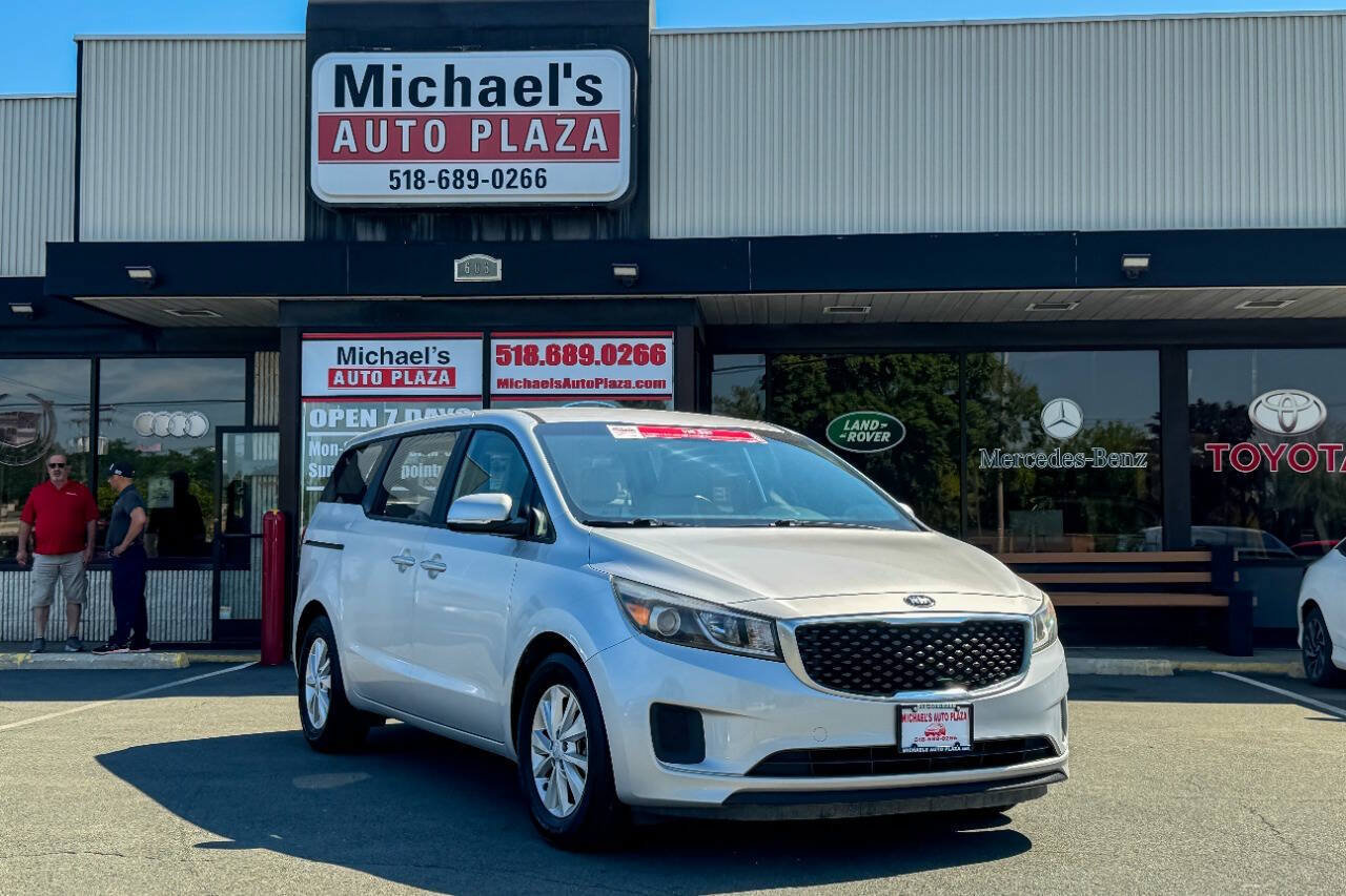 Used 2018 Kia Sedona L FWD image 2
