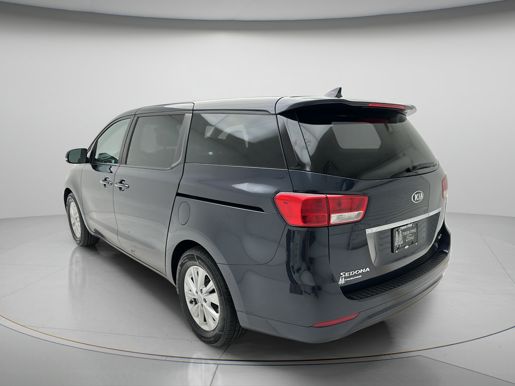 Used 2017 Kia Sedona LX FWD image 7