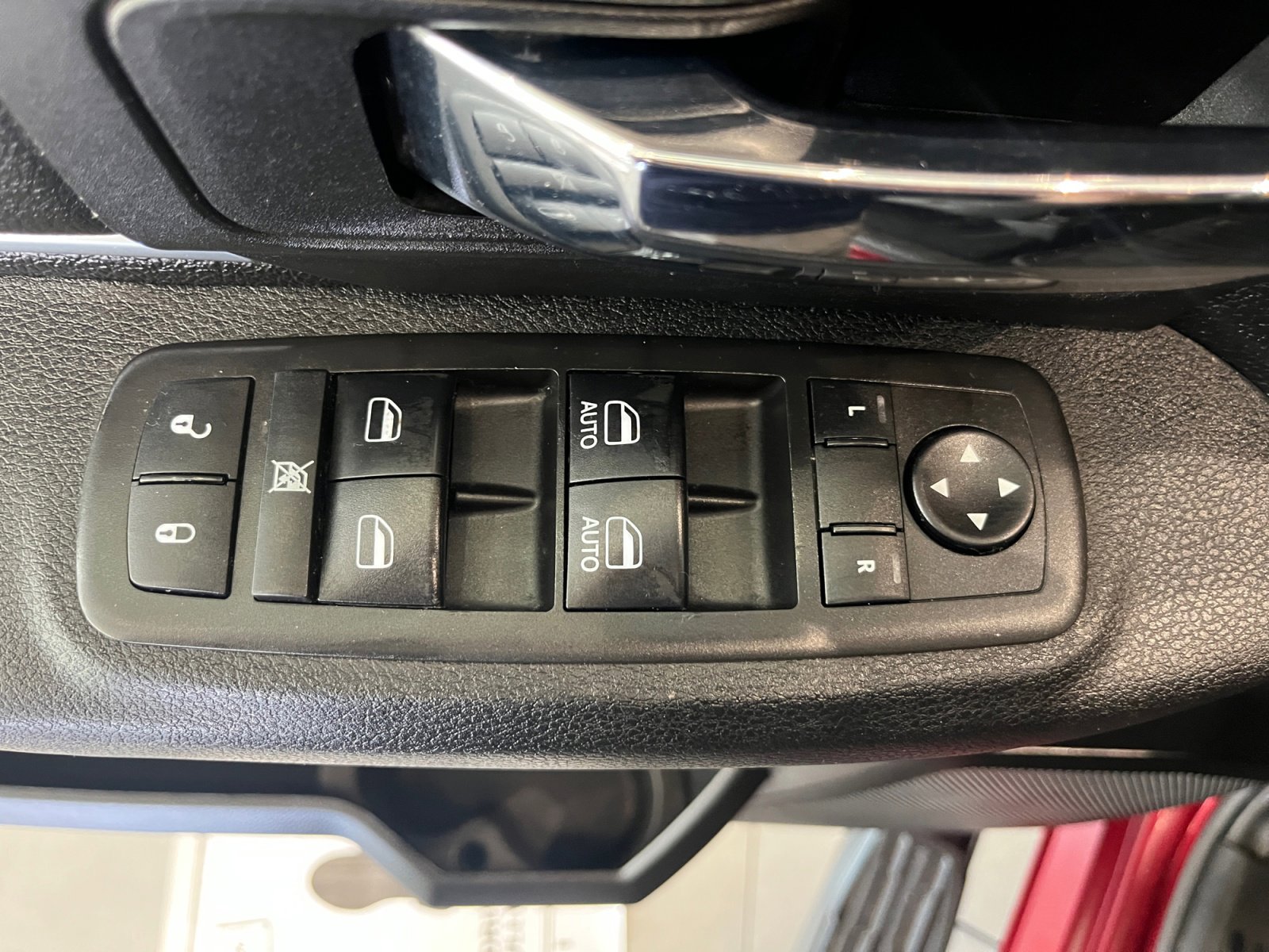 Used 2021 RAM 1500 Classic Warlock w/ Technology Package I image 15