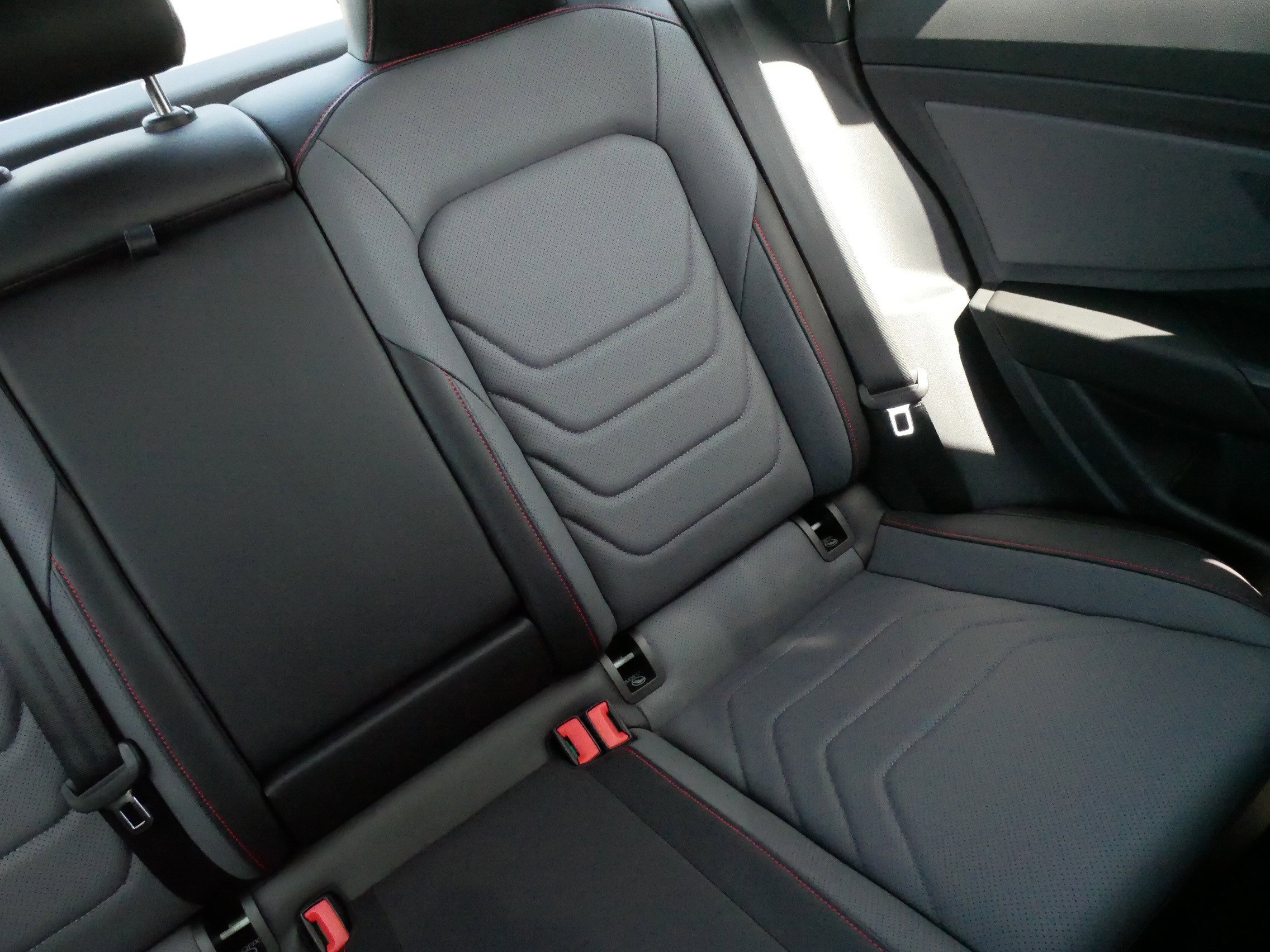 Used 2025 Volkswagen Jetta GLI Autobahn FWD image 14