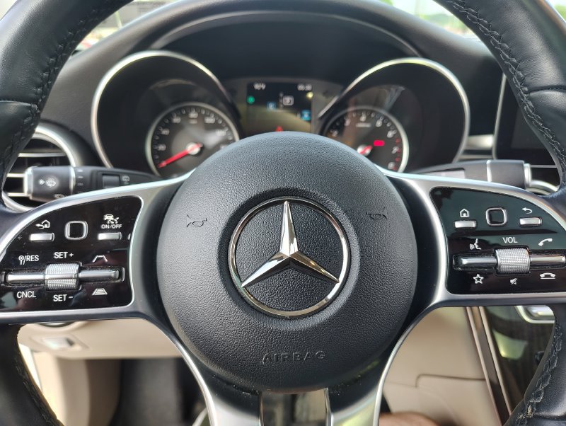 Used 2020 Mercedes-Benz GLC 300 4MATIC image 13