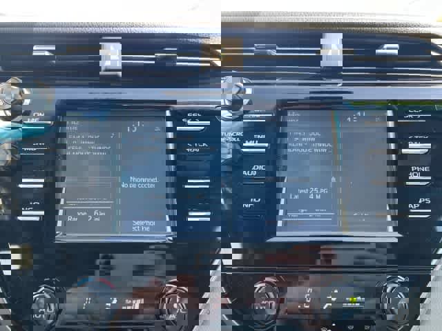 Used 2018 Toyota Camry SE w/ Moonroof Package image 32