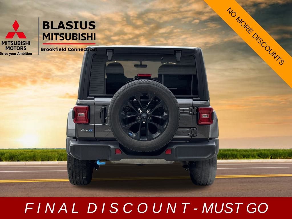 Used 2023 Jeep Wrangler Unlimited Sahara w/ Cold Weather Group image 7