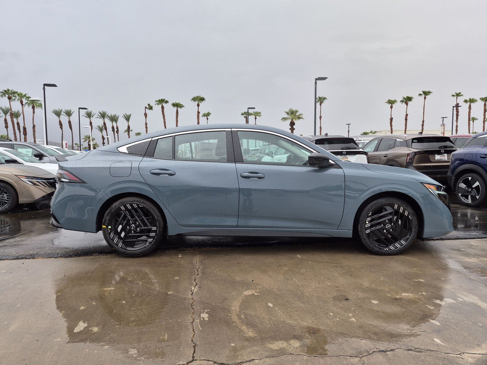 New 2027 Nissan Sentra SR w/ Floor Mat Package FWD image 5