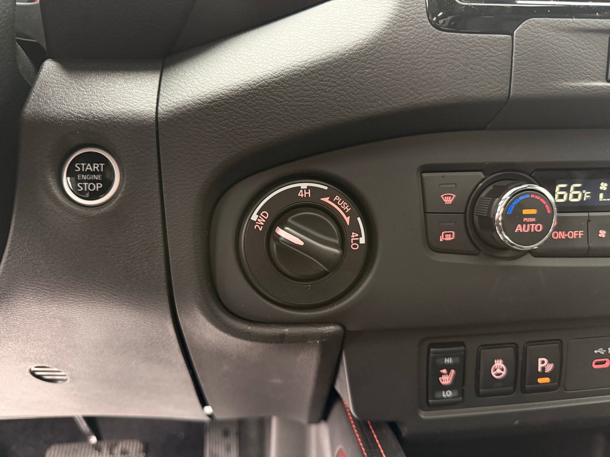 Used 2024 Nissan Frontier PRO-4X w/ Pro Premium Package image 49