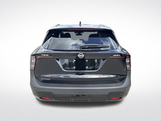 New 2027 Nissan Kicks SR FWD image 8