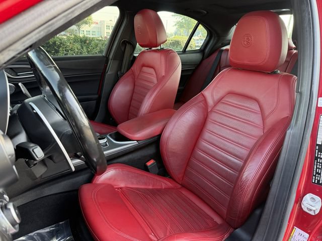Used 2022 Alfa Romeo Giulia Veloce AWD/4WD image 11