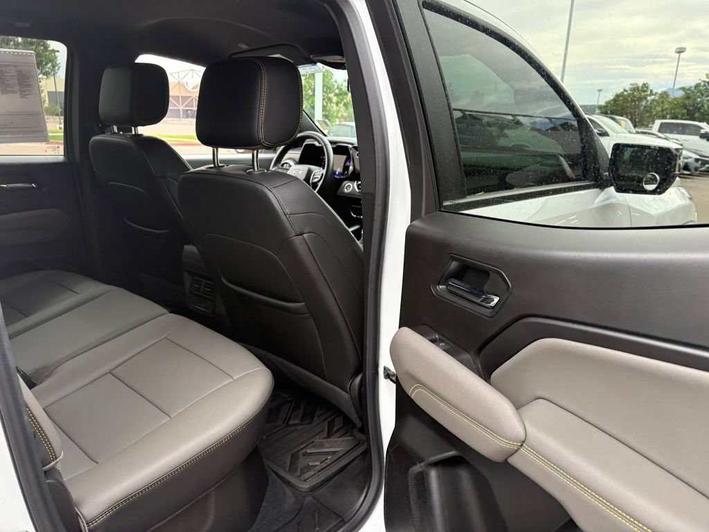 Used 2025 Chevrolet Colorado ZR2 w/ Technology Package AWD/4WD image 29
