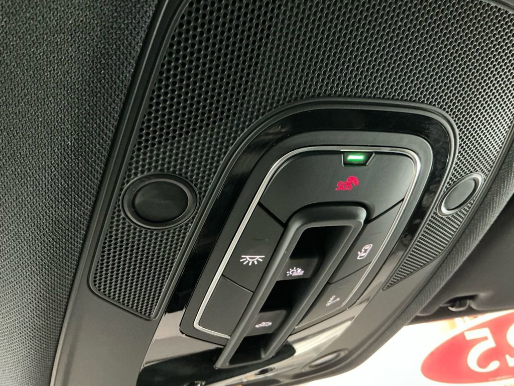 Used 2025 Audi Q5 2.0T Premium image 15