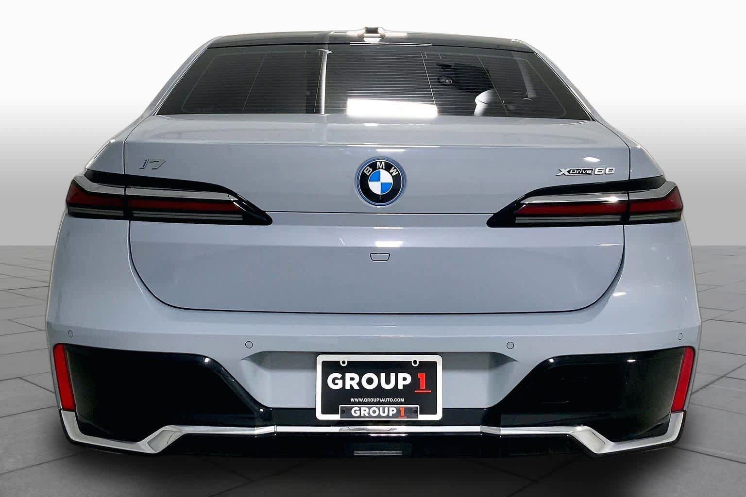 Certified 2023 BMW i7 xDrive60 w/ Executive Package 2 AWD/4WD image 4