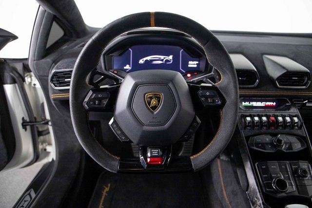 Used 2018 Lamborghini Huracan Performante image 17