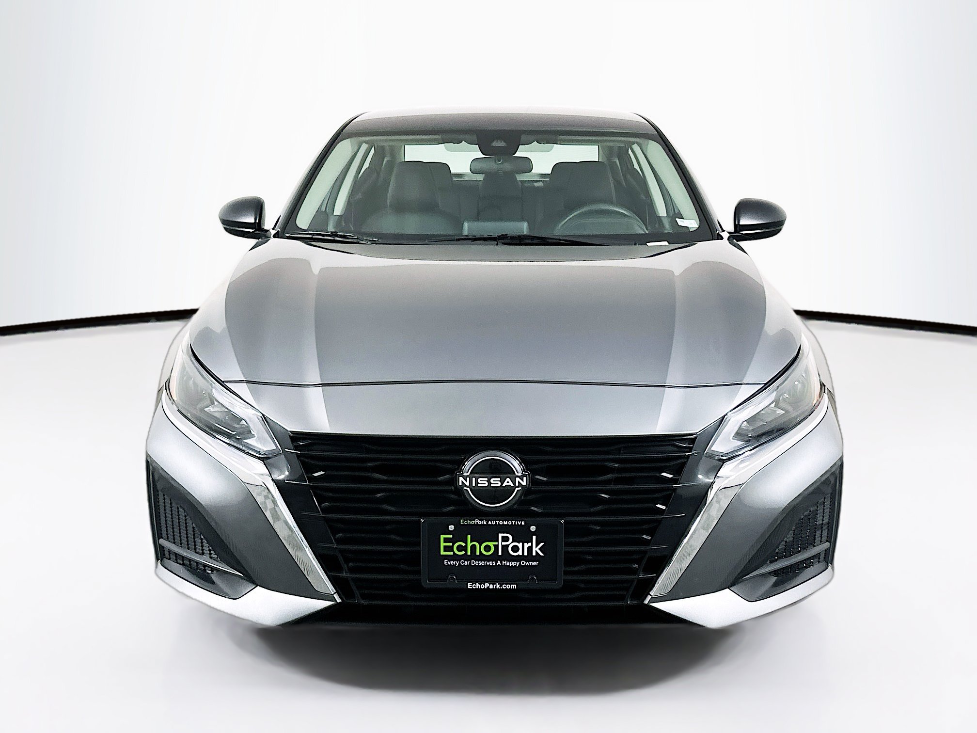Used 2024 Nissan Altima 2.5 SV FWD image 2