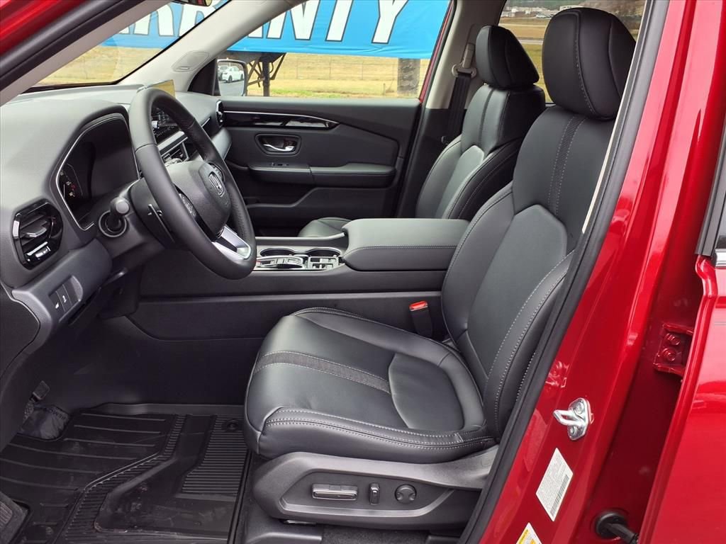 New 2025 Honda Pilot Touring image 12
