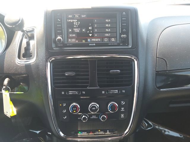 Used 2017 Dodge Grand Caravan SXT w/ Blacktop Package FWD image 29
