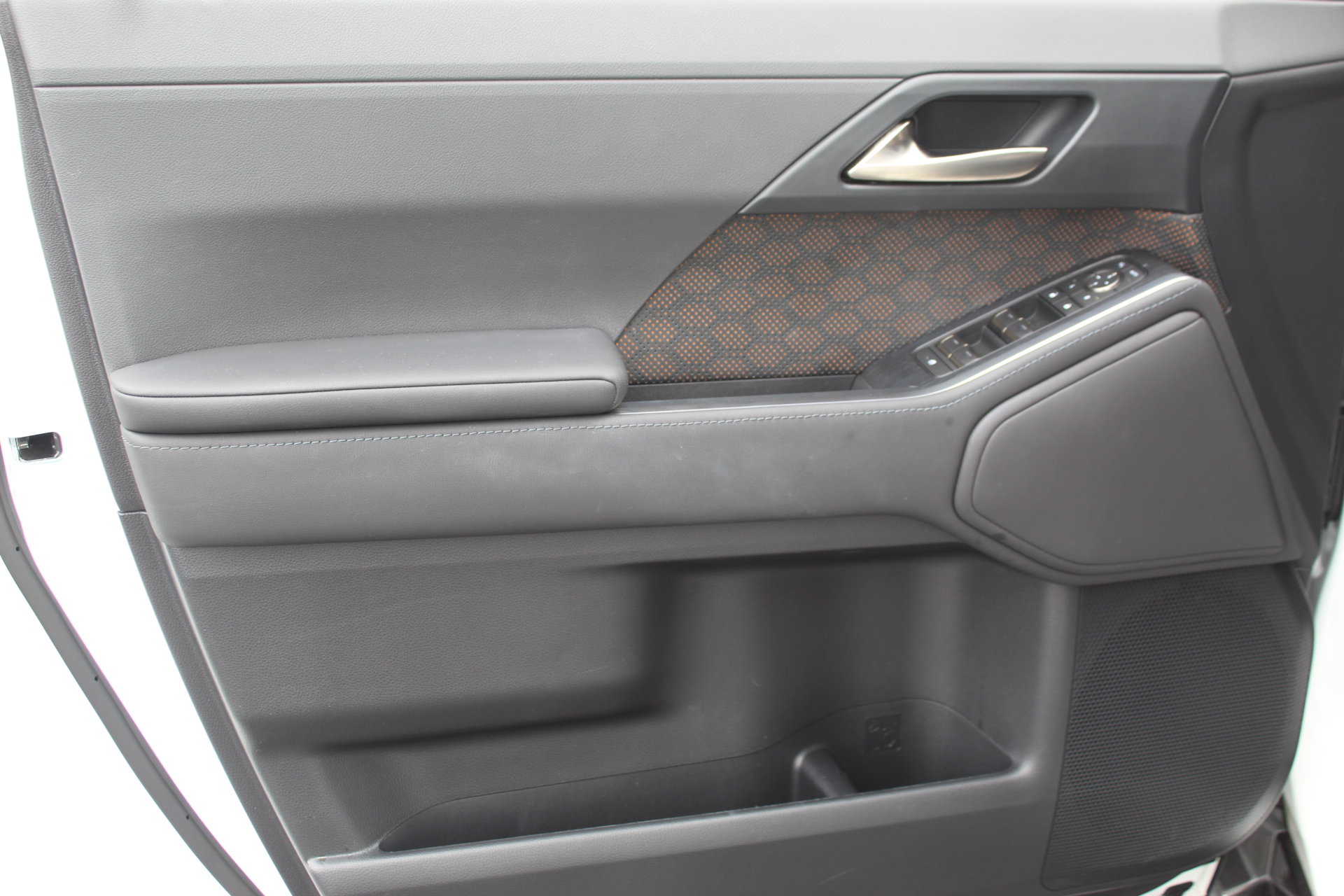 Used 2024 Lexus GX 550 w/ Accessory Package (Z1) AWD/4WD image 11
