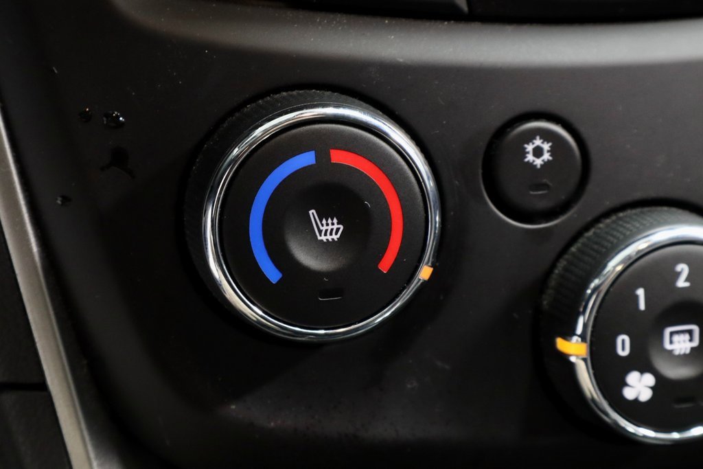 Used 2022 Chevrolet Trax LT w/ Premium Seat Package image 4