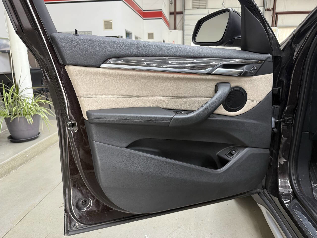 Used 2016 BMW X1 xDrive28i image 10