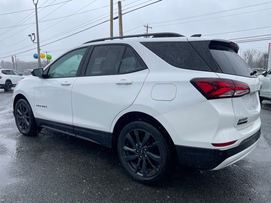 Used 2023 Chevrolet Equinox RS image 2