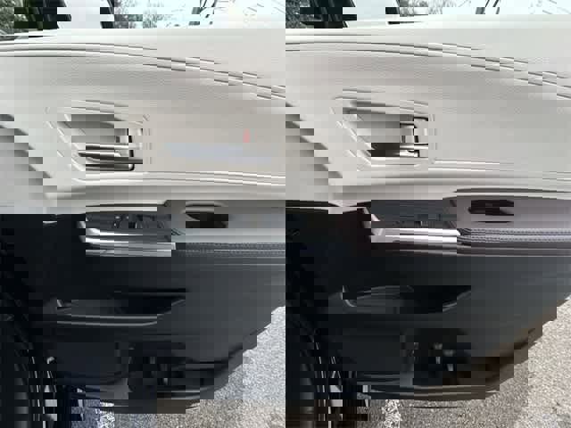 Used 2024 Toyota Sienna Platinum image 25