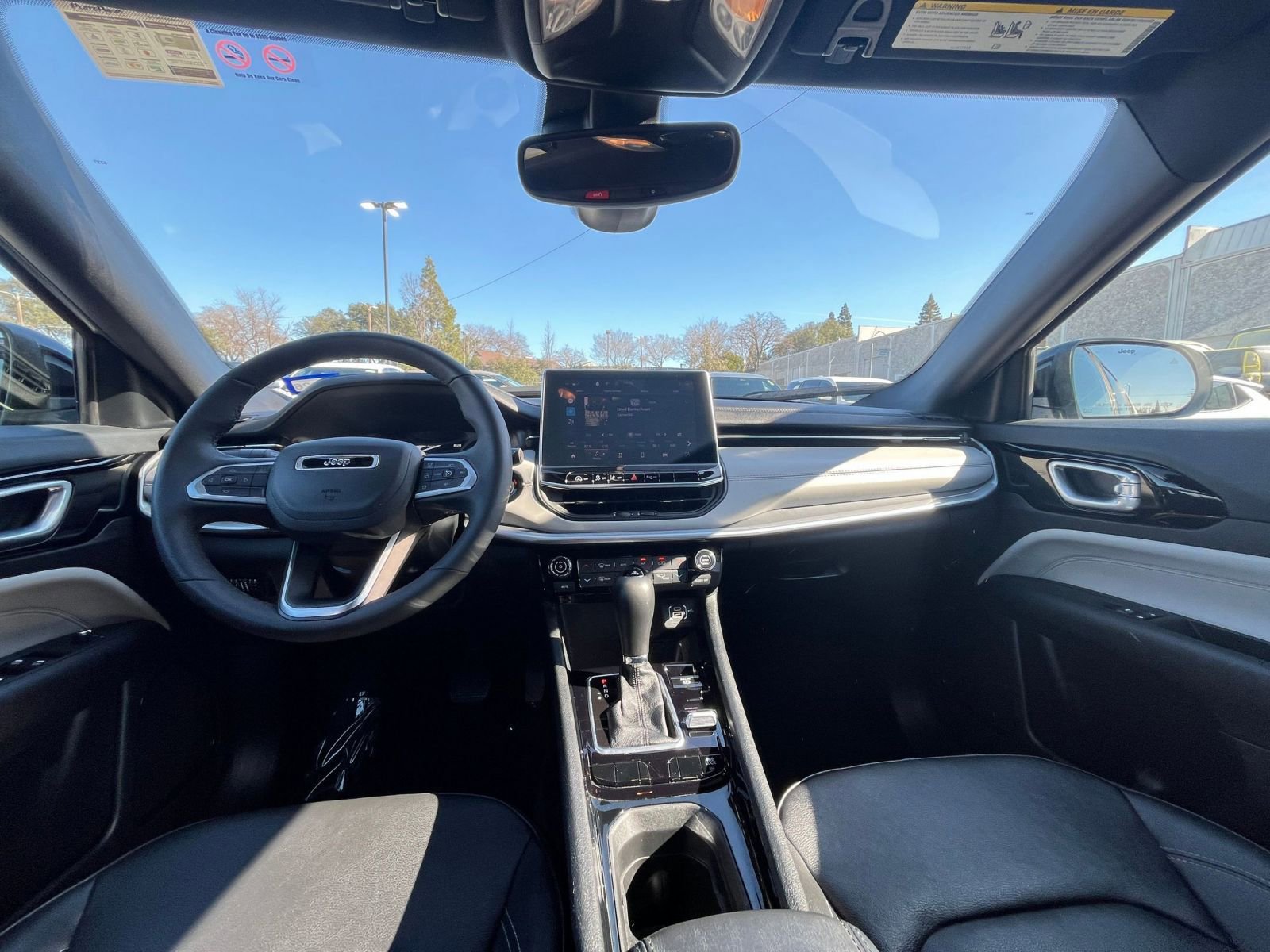 Used 2025 Jeep Compass Limited image 34