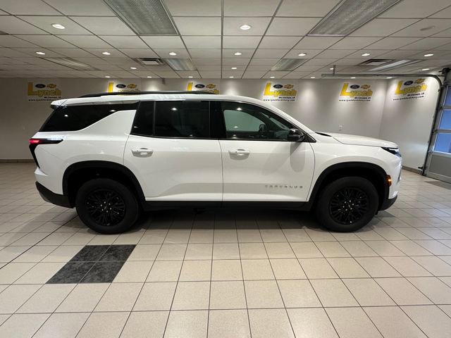 Used 2025 Chevrolet Traverse LT image 34