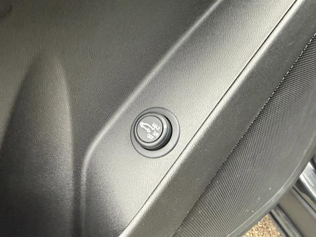 Used 2023 Chevrolet Equinox LT image 34