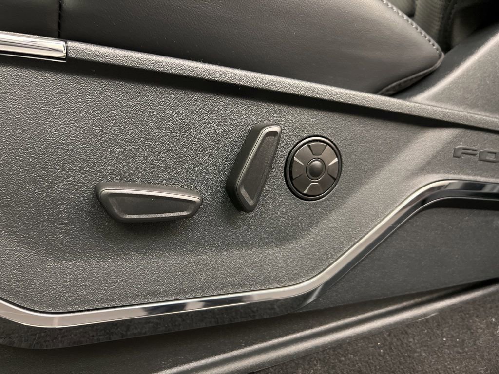 New 2025 Ford F250 Platinum image 31