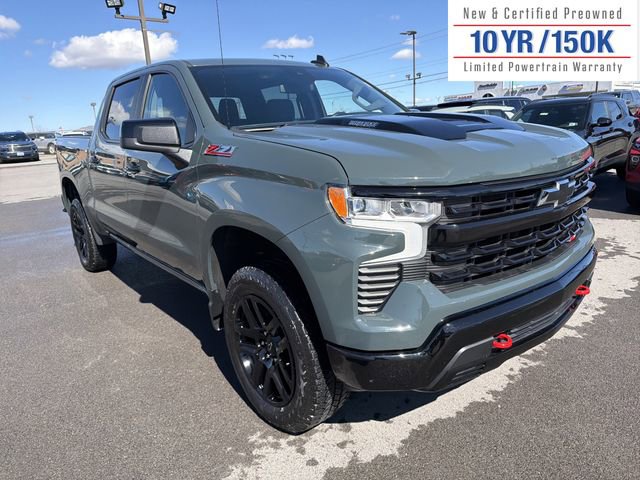 Used 2025 Chevrolet Silverado 1500 LT Trail Boss w/ Convenience Package II image 3