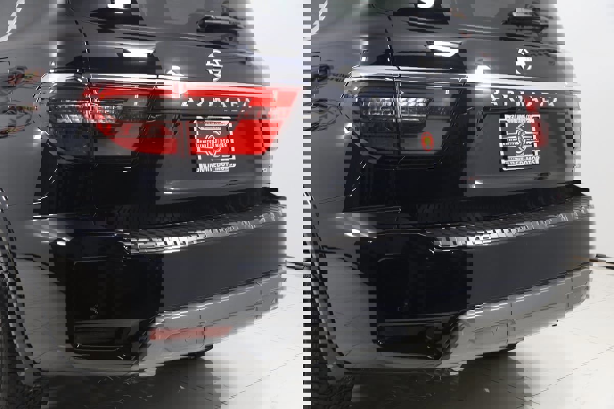 Used 2024 Nissan Armada SL w/ Captain's Chairs Package image 23