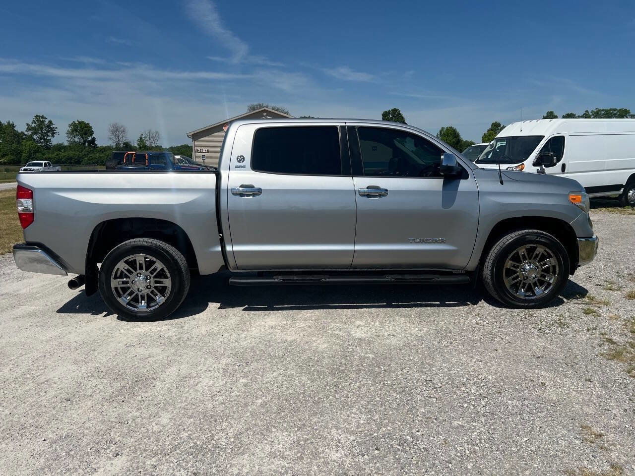 Used 2014 Toyota Tundra SR5 w/ SR5 Upgrade Package RWD image 2