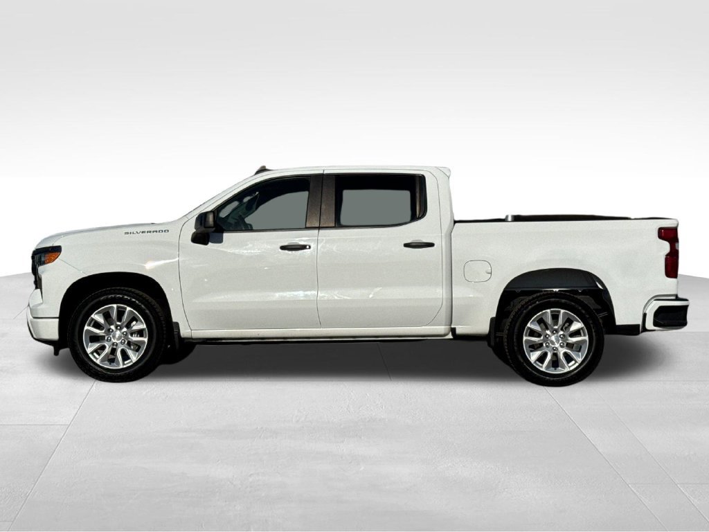 Used 2023 Chevrolet Silverado 1500 Custom RWD image 2