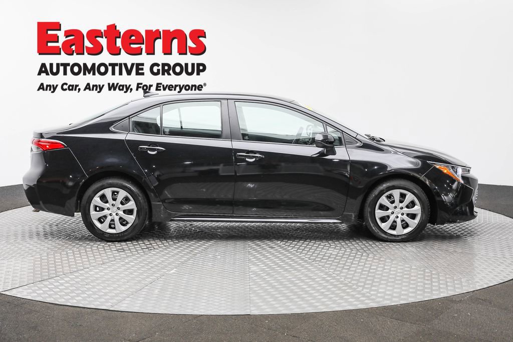 Used 2023 Toyota Corolla LE image 4