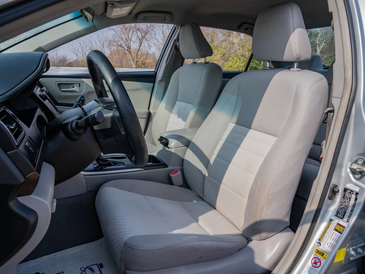 Used 2017 Toyota Camry LE image 14