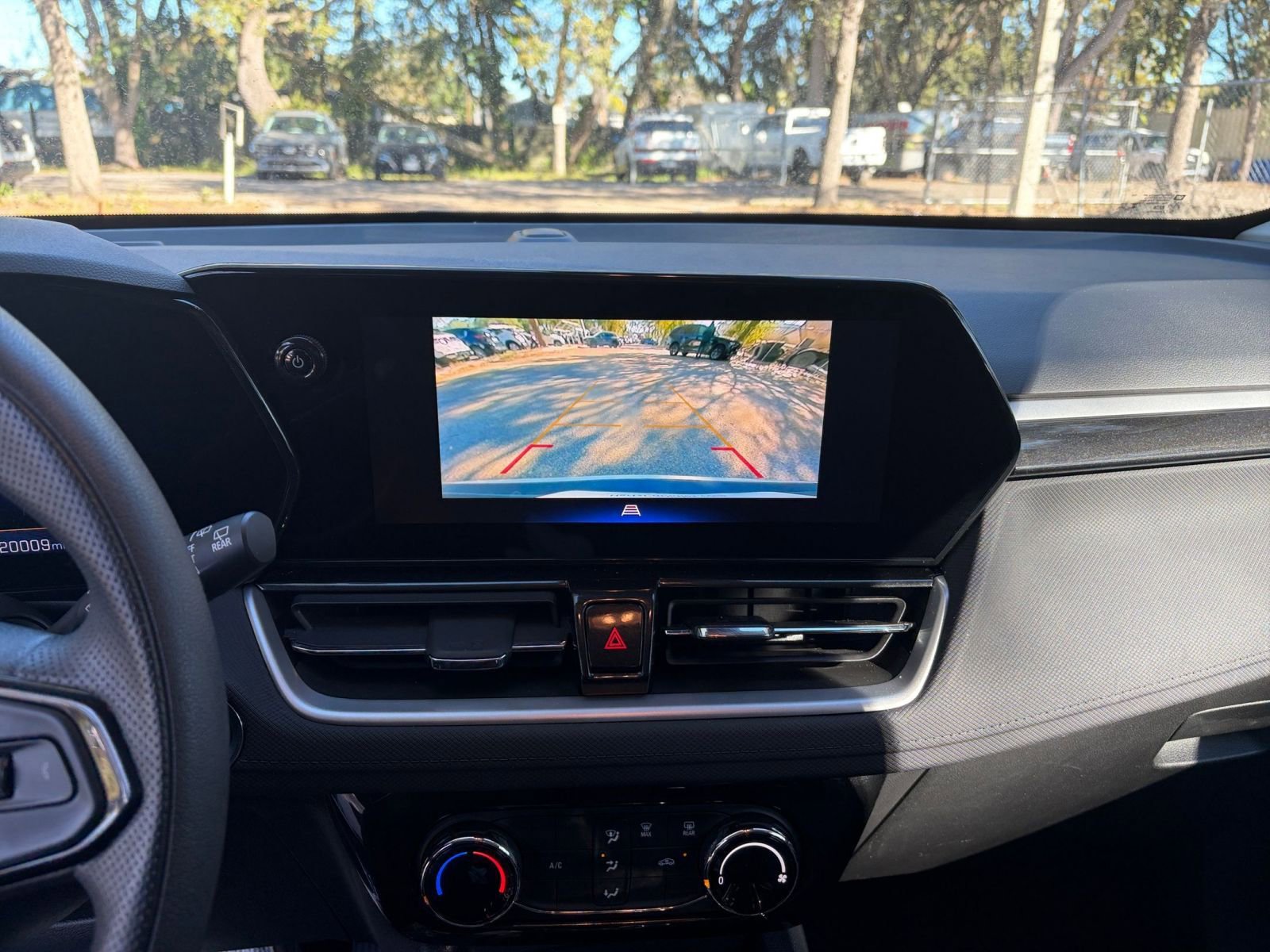 Used 2025 Chevrolet TrailBlazer LT image 17