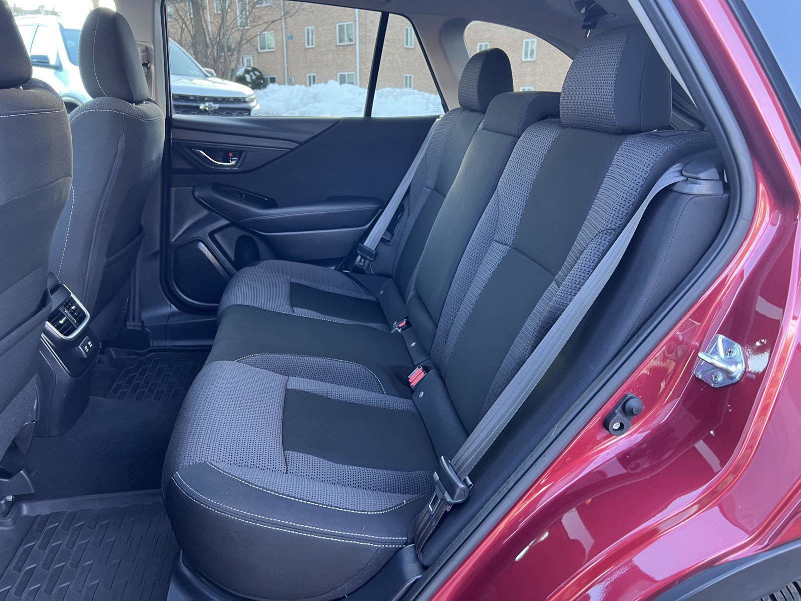 Used 2022 Subaru Outback Premium image 12