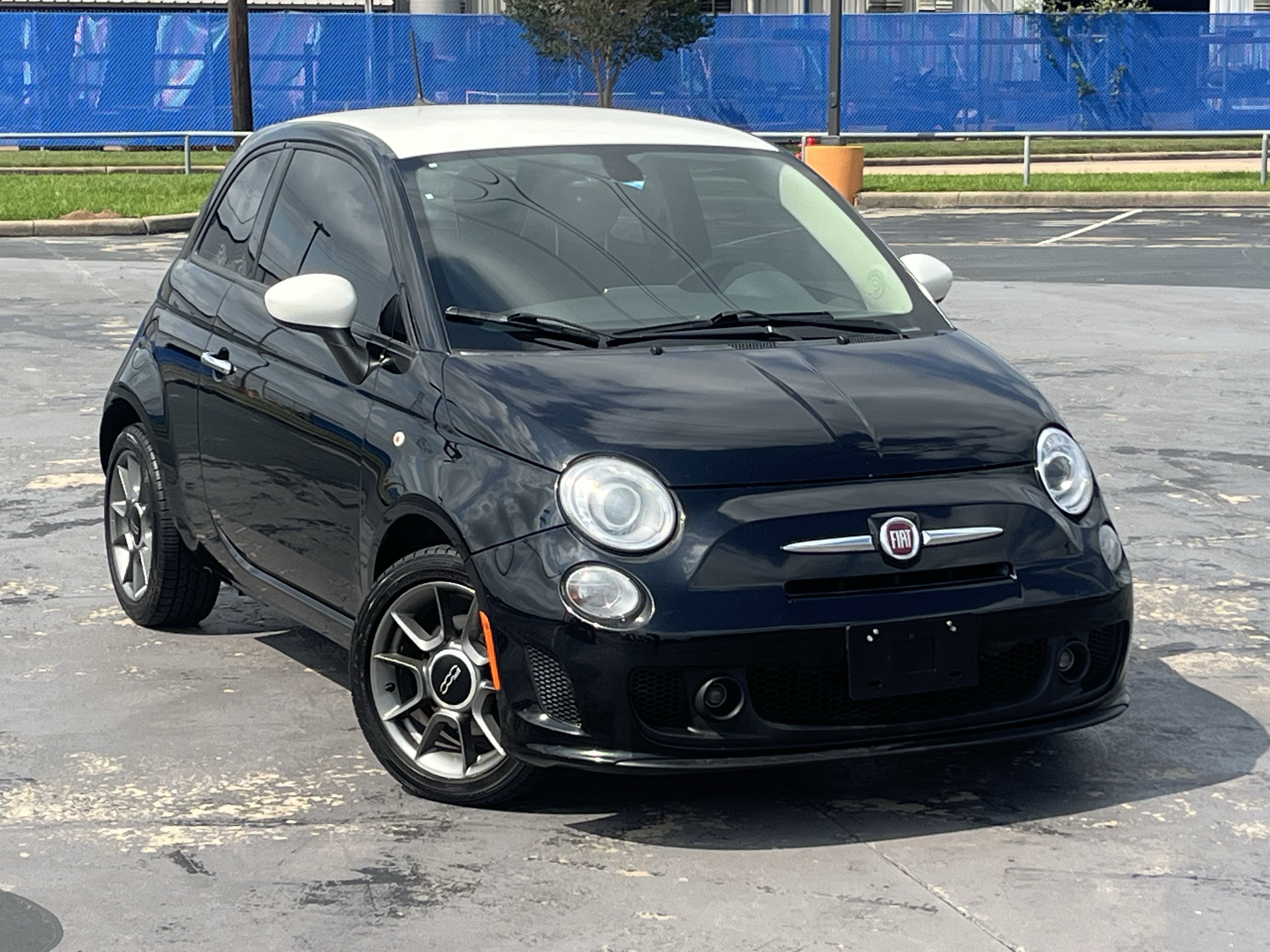 Used 2019 FIAT 500 Pop w/ Popular Equipment Package FWD image 3