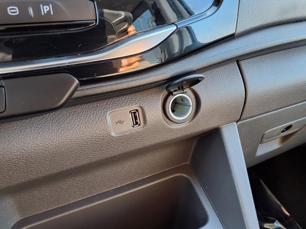 Used 2023 Ford Transit 350 XLT image 12