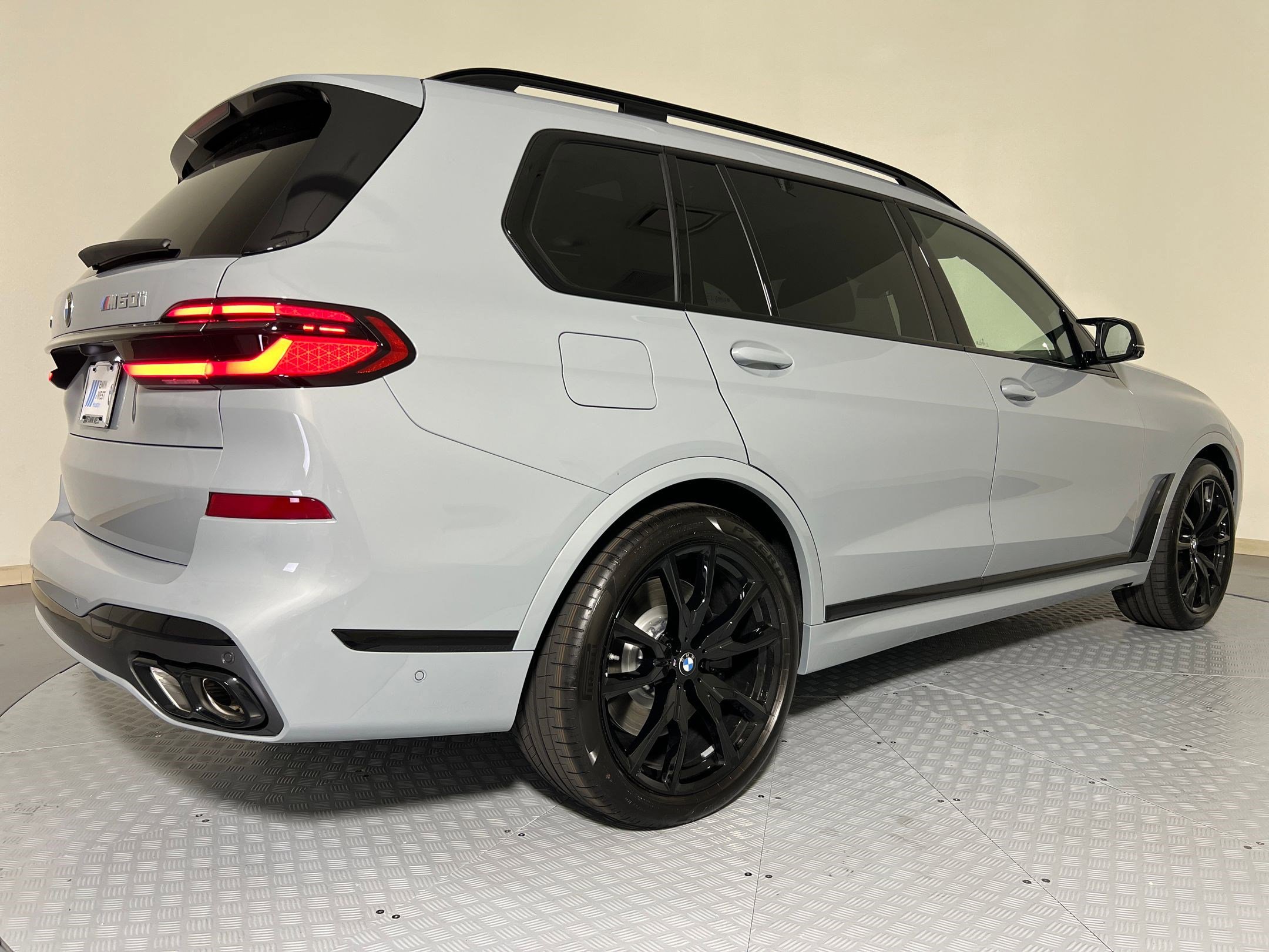New 2026 BMW X7 M60i image 9