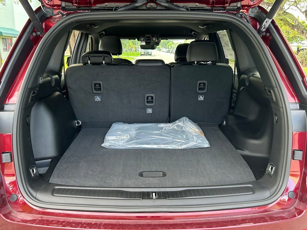 New 2025 Jeep Grand Cherokee Altitude image 39