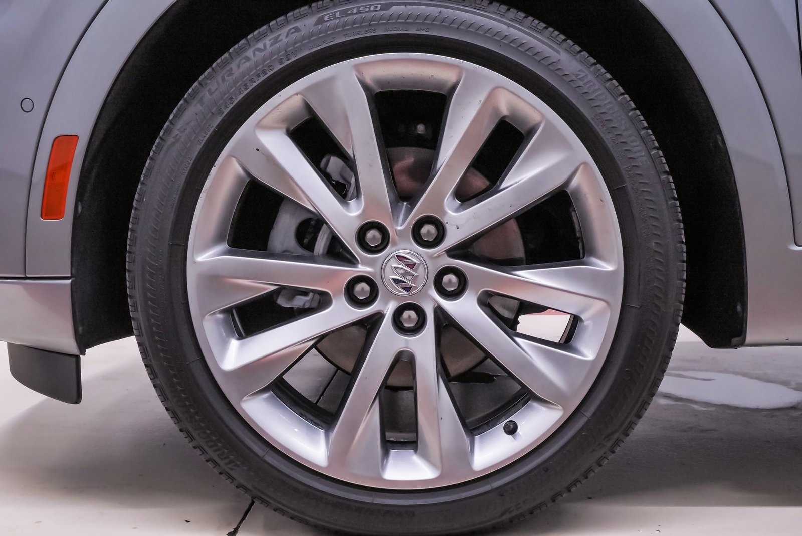 Used 2023 Buick Envision Avenir image 30