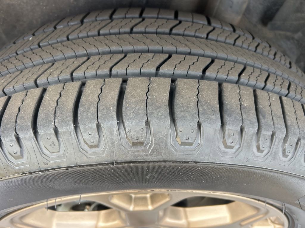 Used 2024 Toyota RAV4 AWD Hybrid image 24