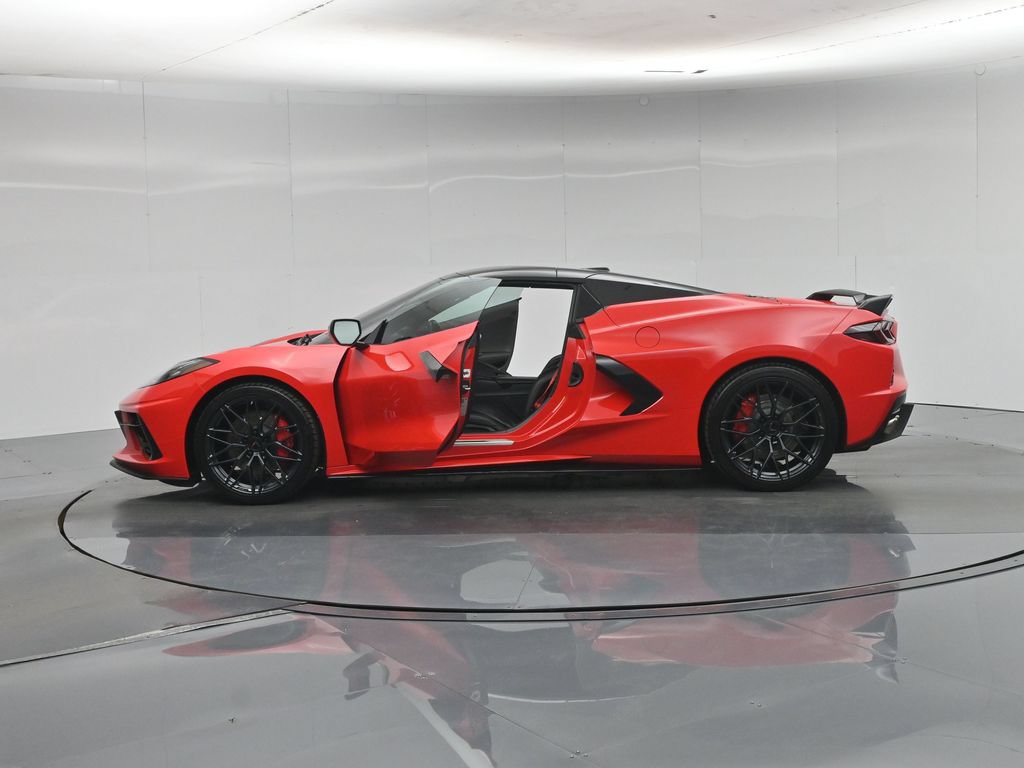 Used 2021 Chevrolet Corvette Stingray Premium Conv w/ Z51 Performance Package RWD image 5