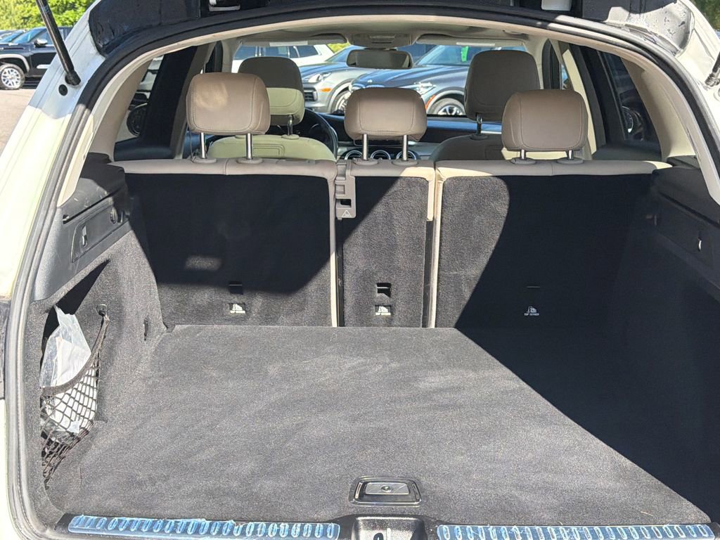 Used 2019 Mercedes-Benz GLC 300 4MATIC image 30