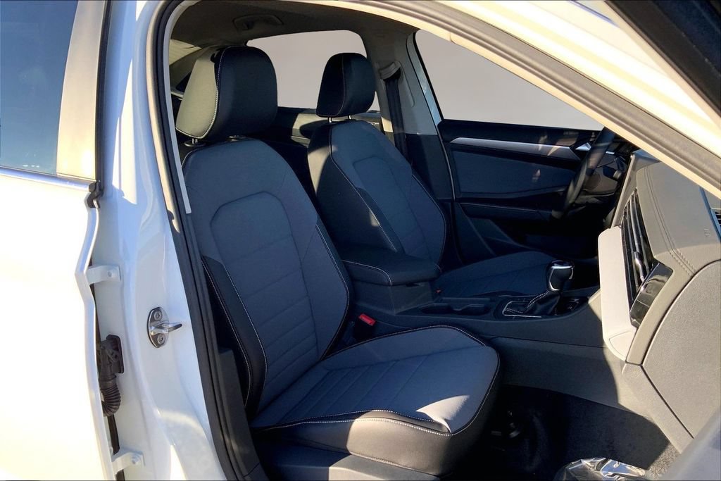 New 2026 Volkswagen Jetta SE FWD image 11