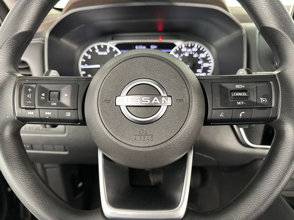 Used 2023 Nissan Rogue S image 4